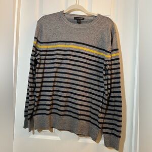 🍄 Banana Republic Striped Crewneck Sweater in Gray and Black  size large